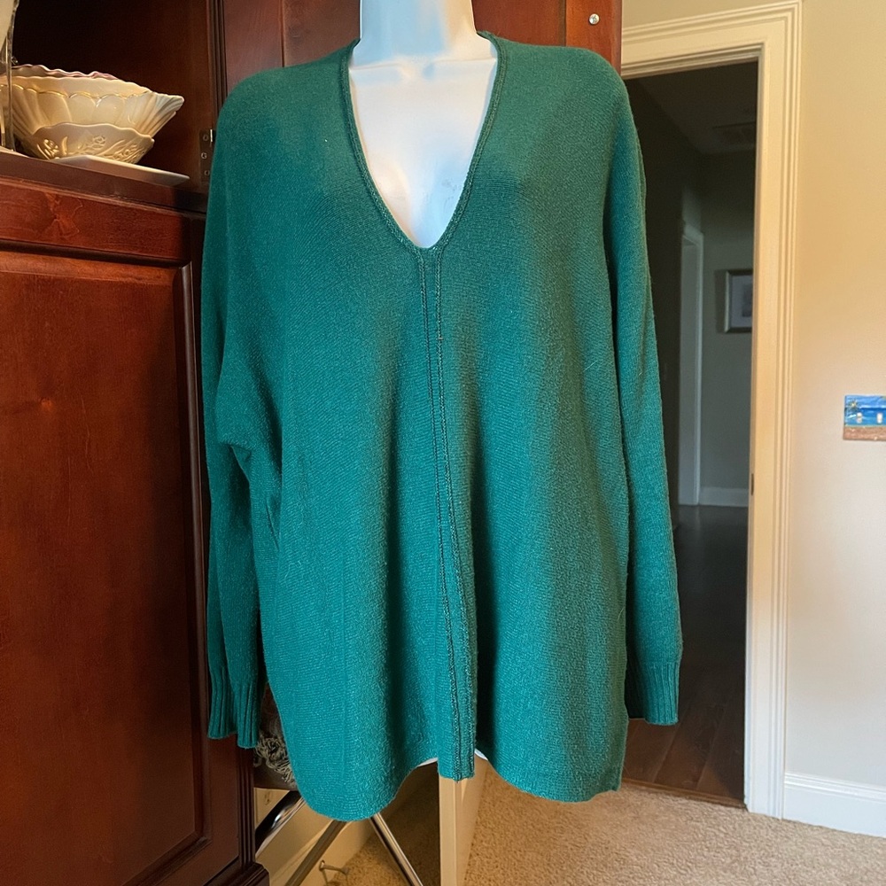 Lilly Pulitzer Green V-Neck Women's Sweater